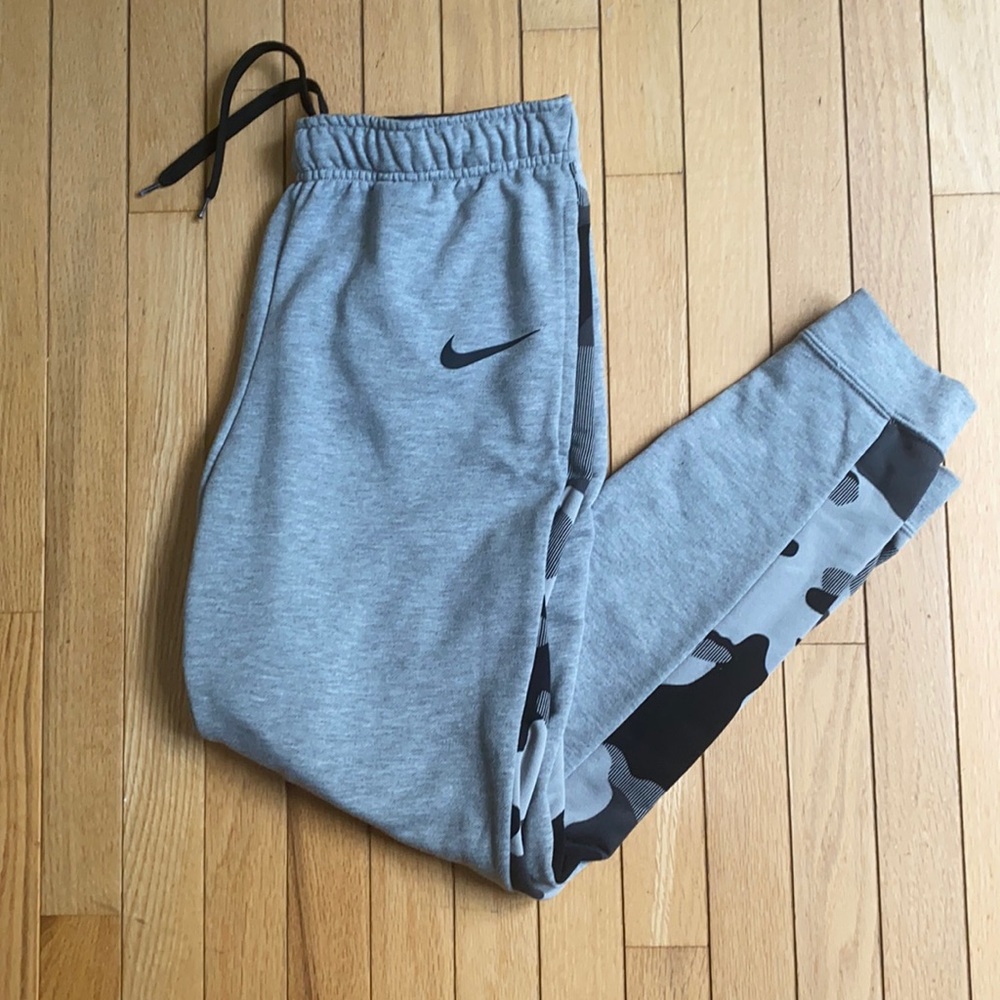 Nike dri-fit training pant camo stripe size Large
